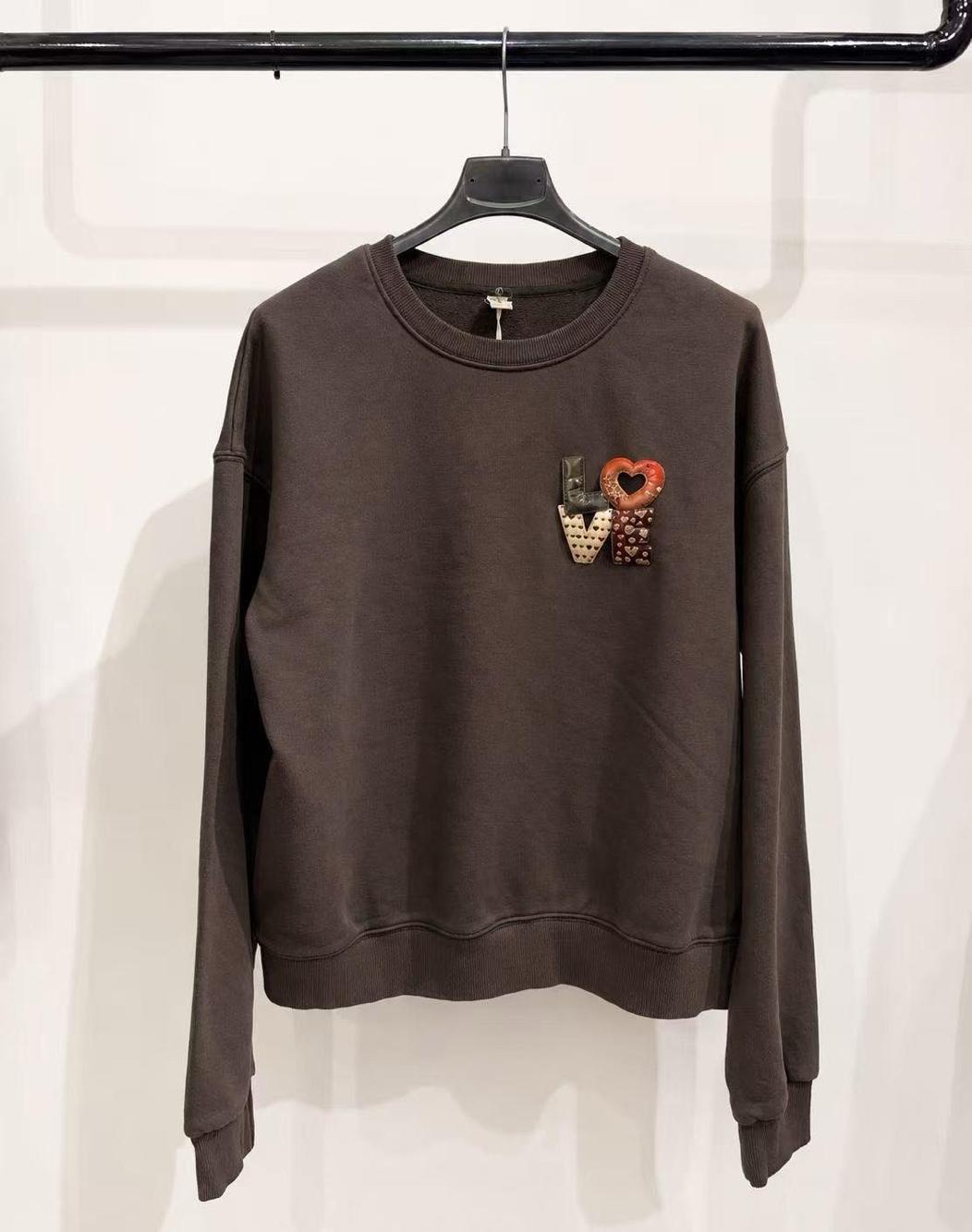Kurzes Sweatshirt mit Applikation