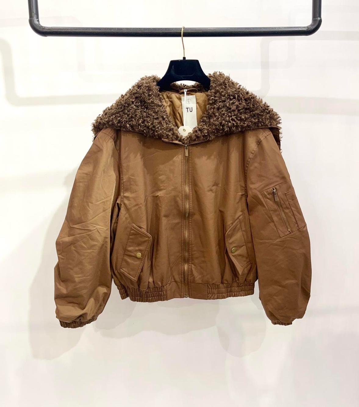 Oversize Bomberjacke mit Lammfelloptik